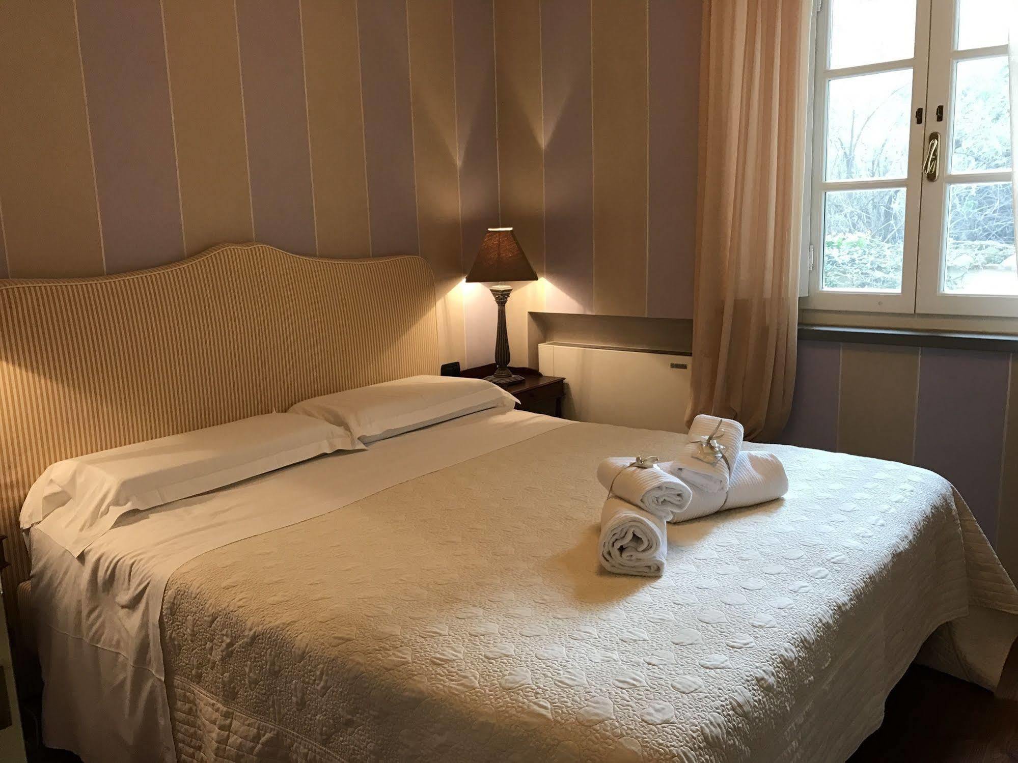Bed & Breakfast At 2*